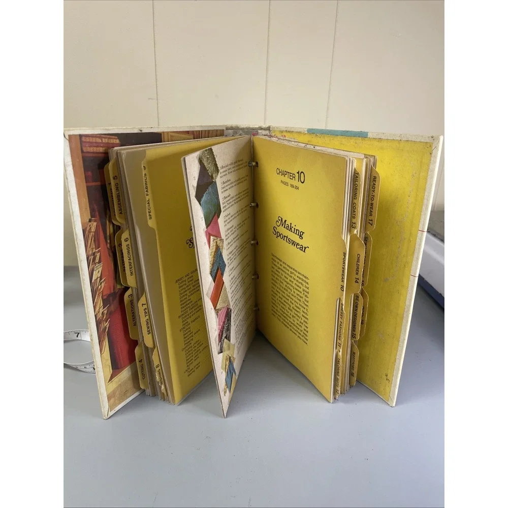 Better Homes & Gardens, Sewing book, 1972, 5 ring binder sewing book